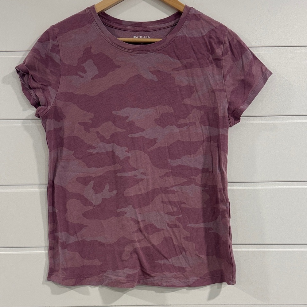 Athleta Purple/Pink Camo Short Sleeve Tee
